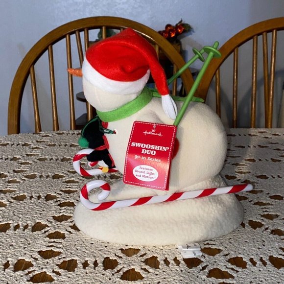 2012 Hallmark Animated Musical Light-Up Plush Swooshin’ Duo - Picture 3 of 7